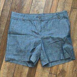 Isaac Mizrahi Blue Relaxed Fit shorts size 16
